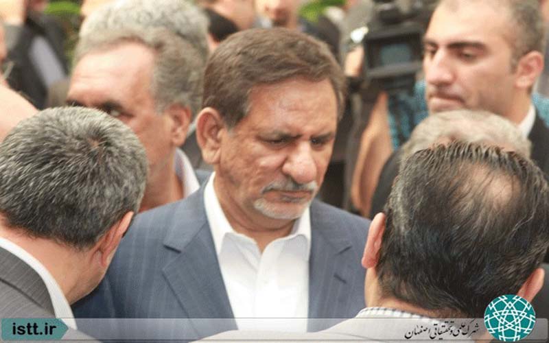 بازديد دكتر اسحاق جهانگيري از شهرك علمي و تحقيقاتي اصفهان و غرفه شرکت پارسیان پیشرو صنعت پلیمر